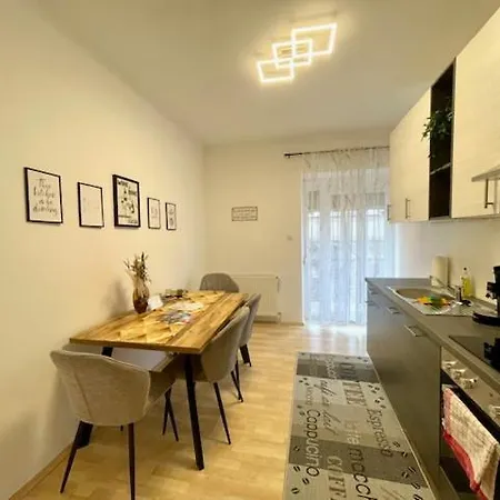 Elegante Mit Balkon - Naehe Stadthalle Appartamento *