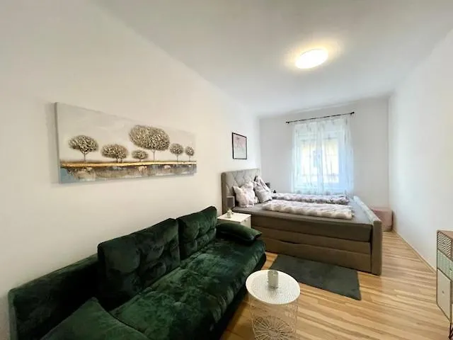 Appartamento Elegante Mit Balkon - Naehe Stadthalle *